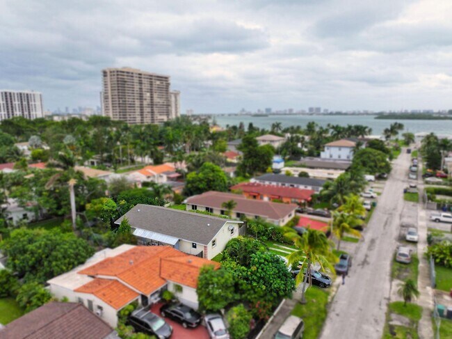 Photo - 1561 NE 109th St