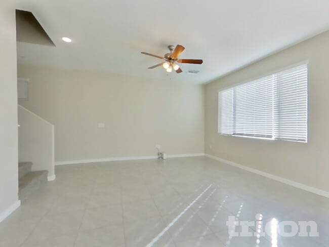 Photo - 4551 E Gary St