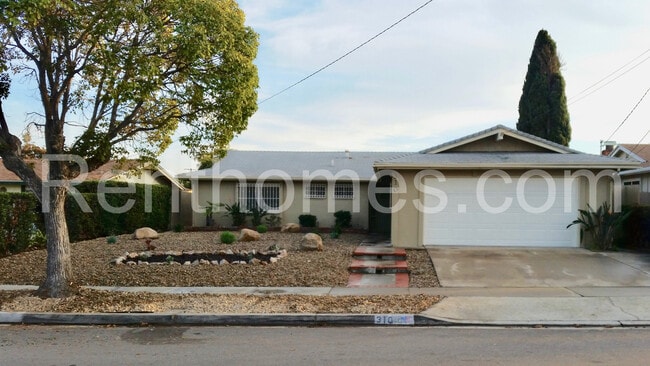 Building Photo - 310 E Moss St Rental
