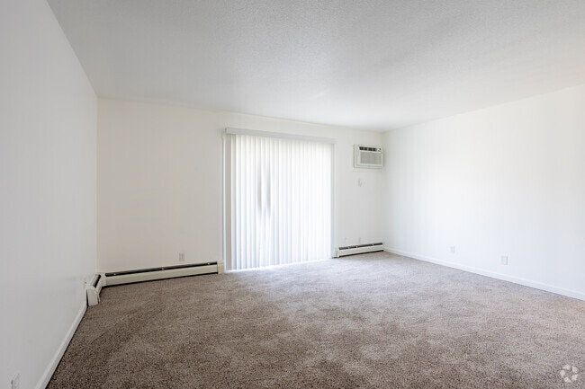 2BR, 1BA - 715SF Living Room