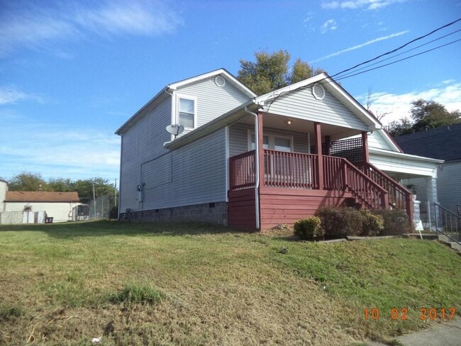 Photo - 619 Iowa Ave