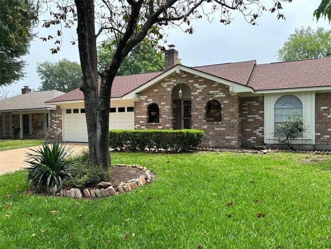 Photo - 7047 Woodfern Dr House