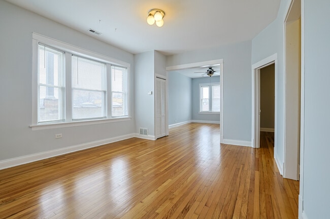 Photo - 4413 W Montrose Ave
