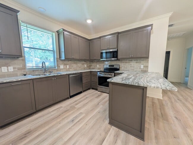 7A Fernwood Dr