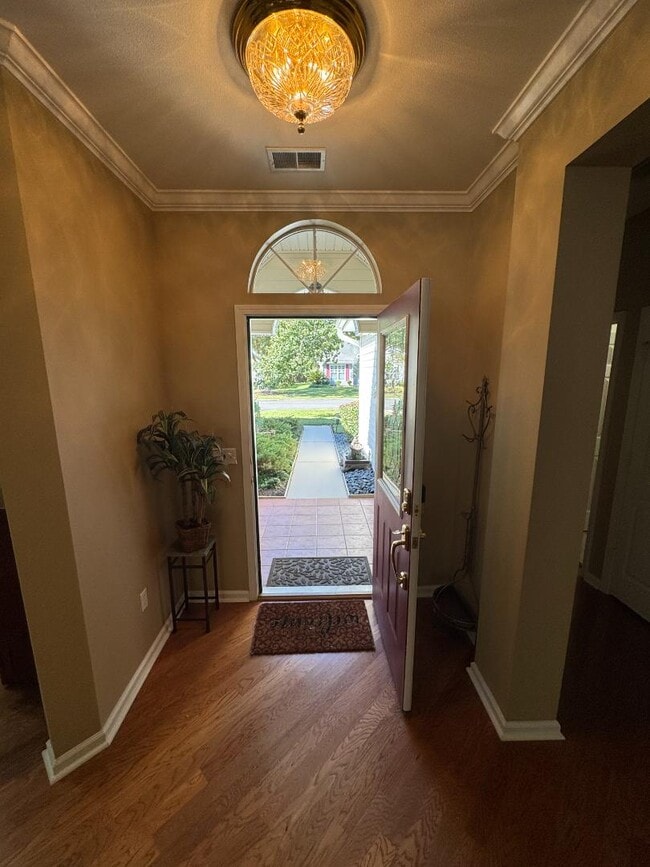 Photo - 120 Coburn Dr W