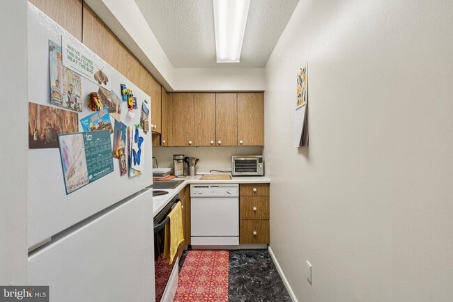 Building Photo - 1420 Locust St Unit 14H