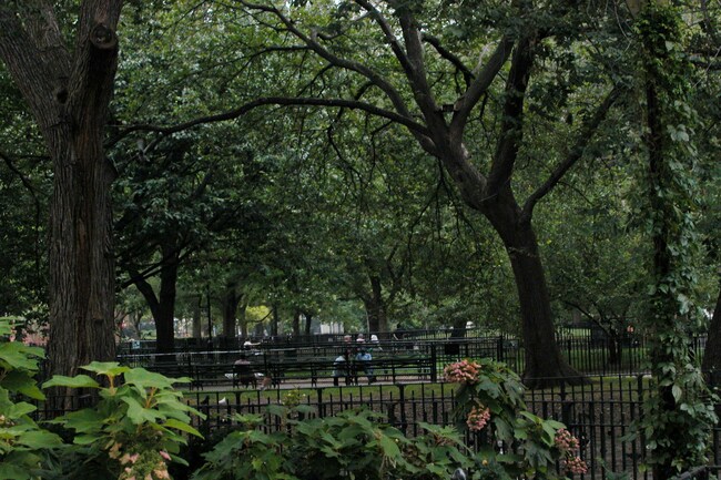 Photo - 240-242 E Houston St