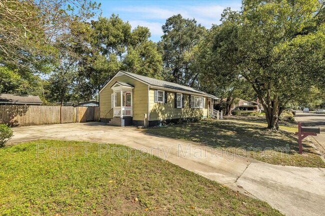 Photo - 2310 Lorraine Dr