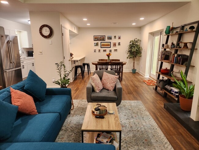 Living room / dining room