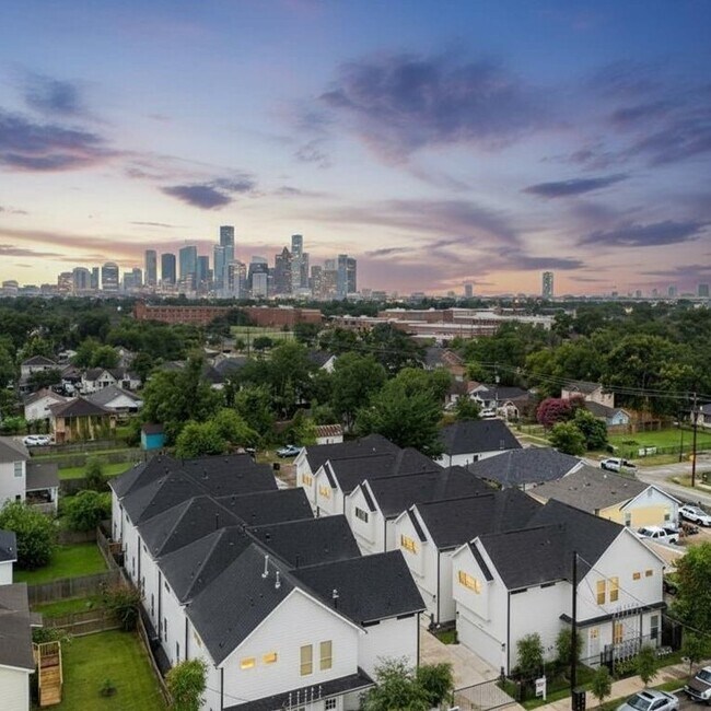 Photo - 1220 Mcneil St