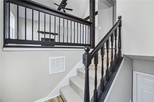 Photo - 5825 Stonehaven Dr NW