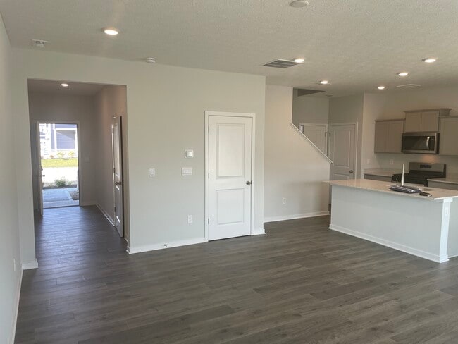 Photo - 6375 Marinelli Dr N