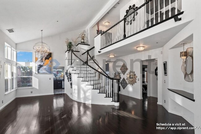 Photo - 2927 Sorrento Way