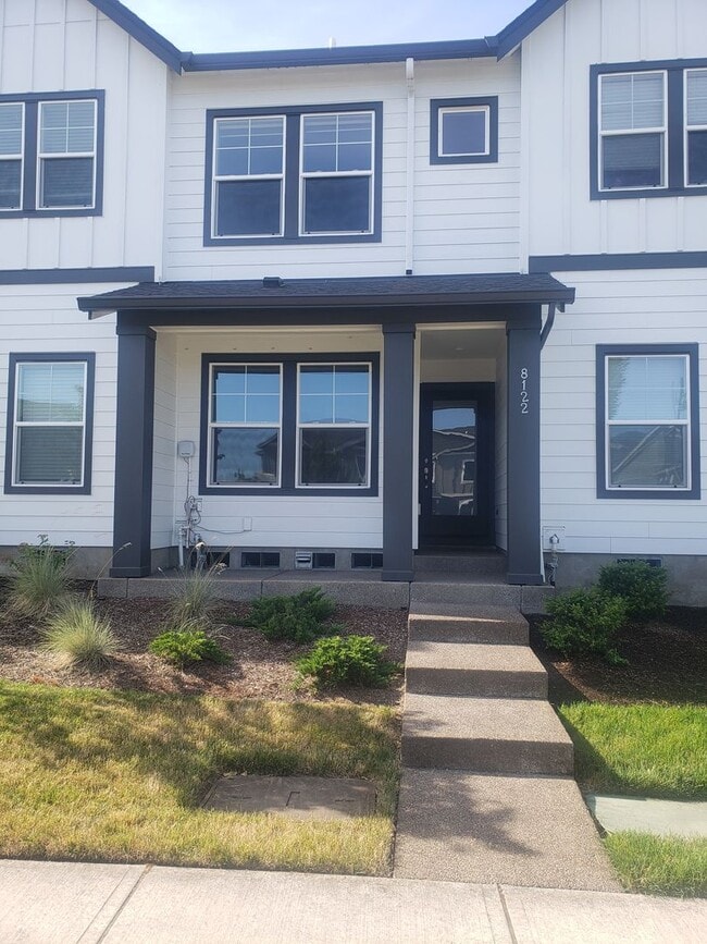 Building Photo - Reed's Crossing 2 bed/2.5 bath Townhome!