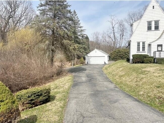 Photo - 310 W Meyer Ave