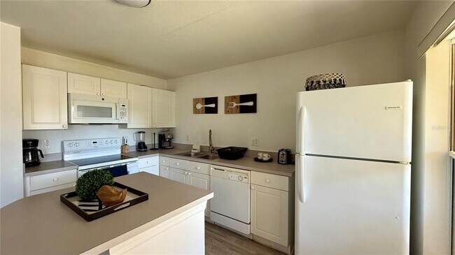 Photo - 2710 Club Cortile Cir