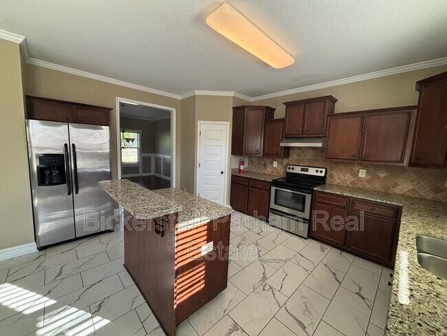 Photo - 323 Owens Rd