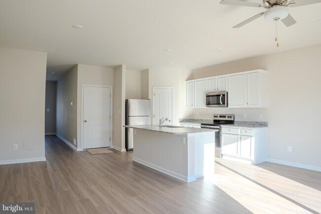 Photo - 104 Cramsford St