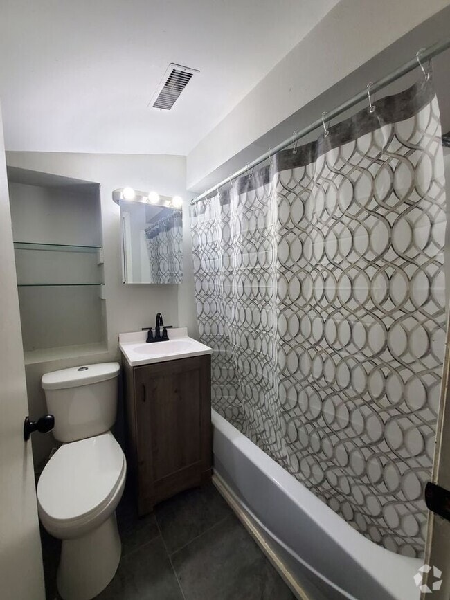 Building Photo - 58 N Chase Ave Unit B Rental