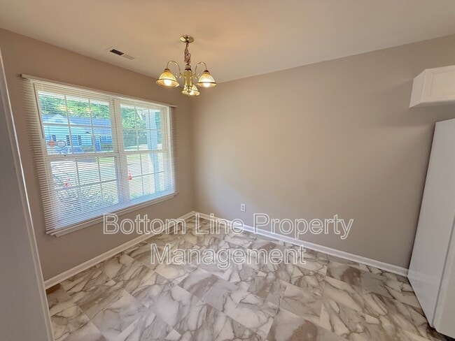 Photo - 5512 Windy Valley Dr