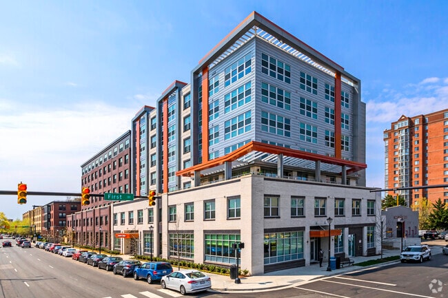 930 N Henry St - The Bloom