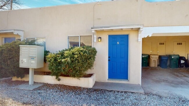 Photo - Centrally located 1BR apartment. Utilities... Unit 1450  3