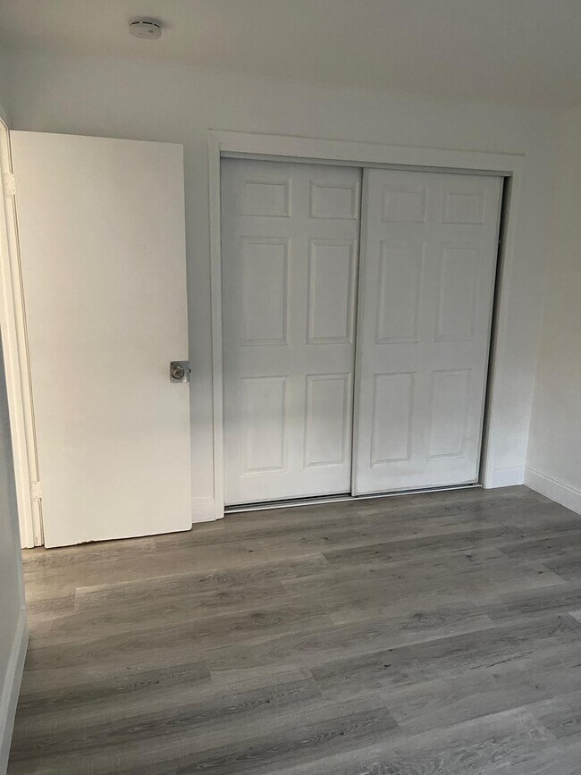 Photo - 1245 W 35th St