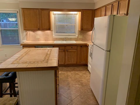 Photo - 205 Hollins Rd