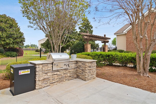 Photo - Bradford Place Apartment Homes