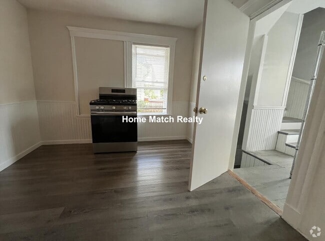 Building Photo - 20 Perry St Unit 1 Rental
