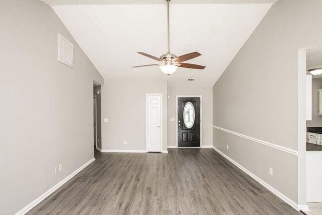 Photo - 1223 Lykes Ln