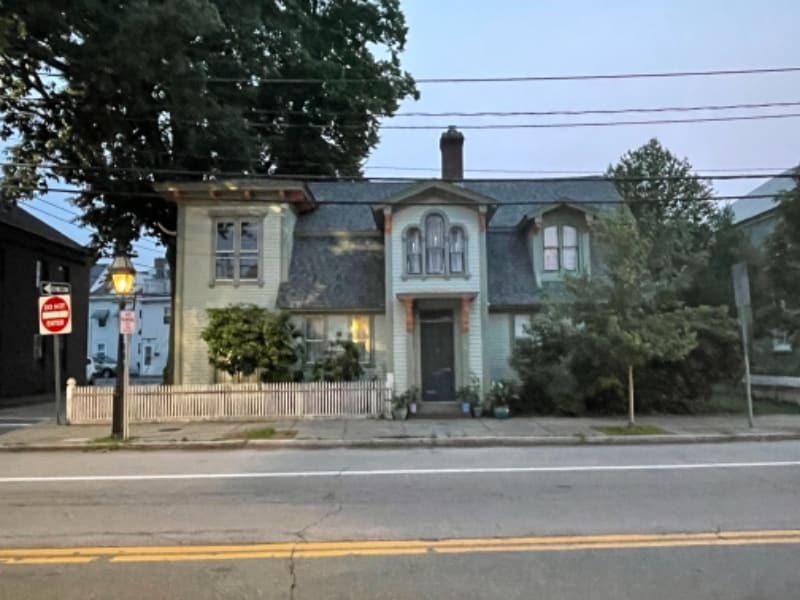 Photo - 421 Main St