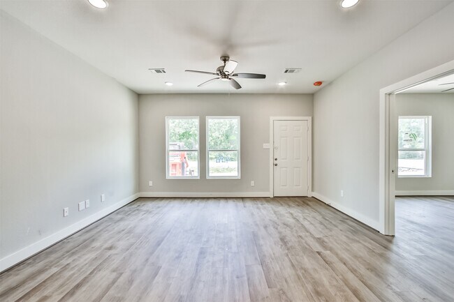Photo - 420 Ave B