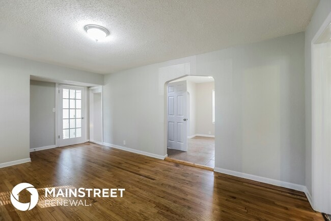 Photo - 5212 N Spruce Ave