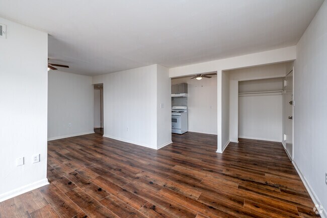 1BR, 1BA – 653SF