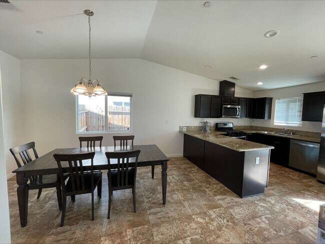 Photo - 3 Bed 2 Bath South Bakersfield Home