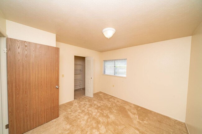 Windmill Lakes Apartments