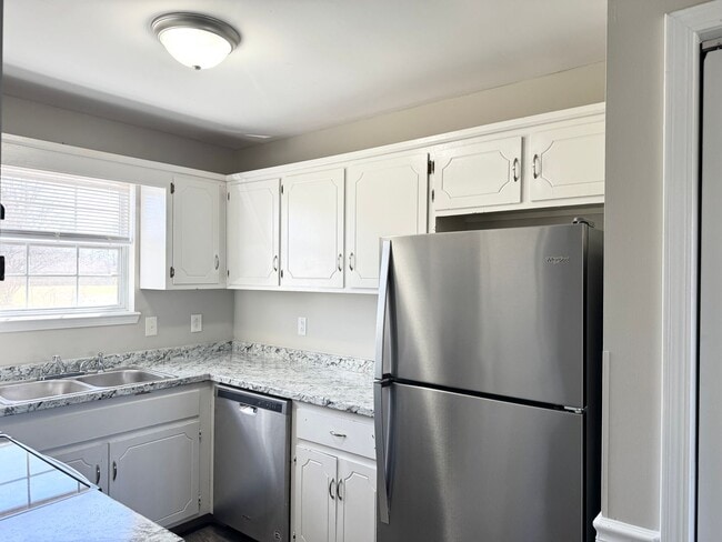 Photo - Newly Renovated Three Bedroom Close to Ft. Campbell