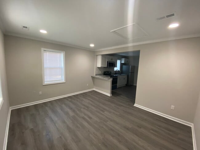 Photo - 2444 Washington St