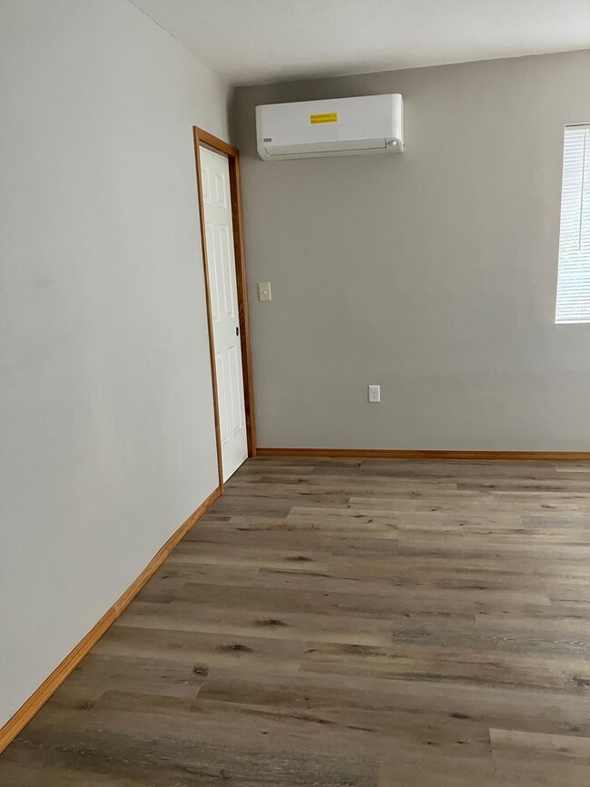 Photo - 3 Bedroom 2 bath house in Newberg