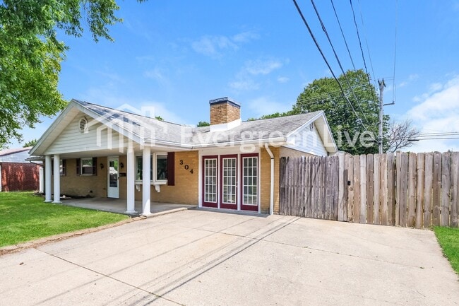 Photo - 304 Applegate Rd