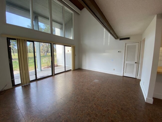 Photo - Two Story Unit in Grenelefe