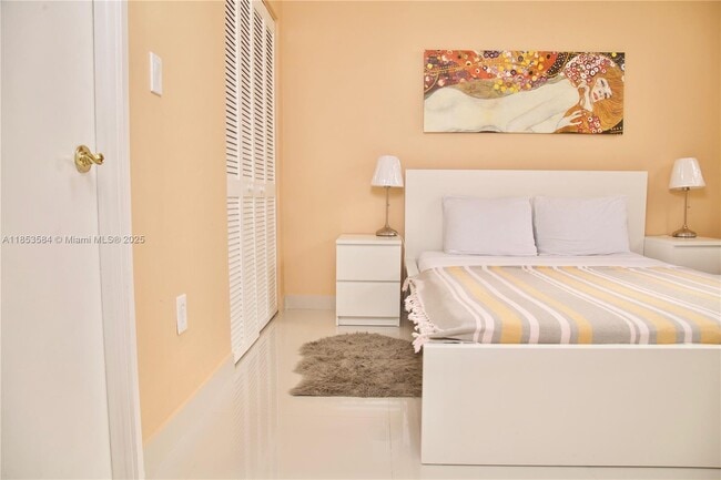 Photo - 210 174th St Unidad 1107