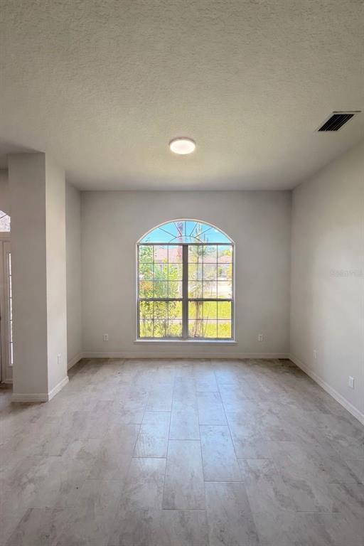 Photo - 31 Russkin Ln