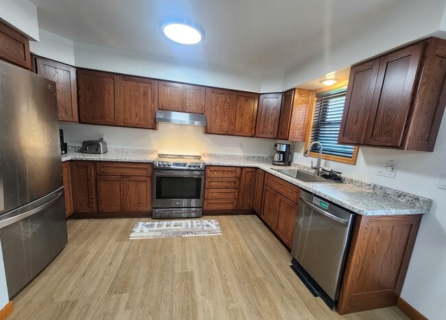 Photo - 1514 Sandlake Rd