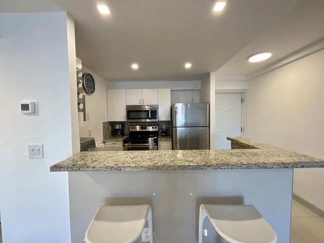Building Photo - 3545 NE 167th St Unit 505
