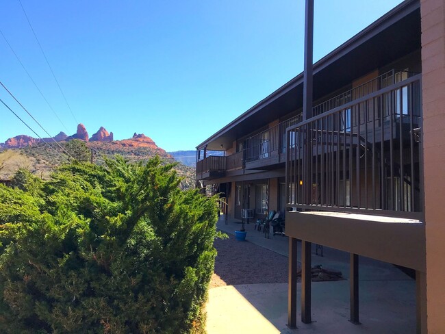 Building Photo - APARTMENT:  APPLE TREE SQUARE APARTMENTS-UPTOWN SEDONA