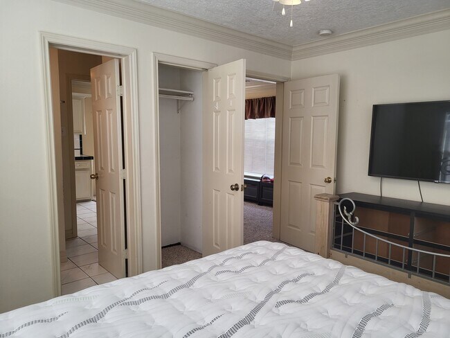 Photo - 926 Kelley St Unit Apt B