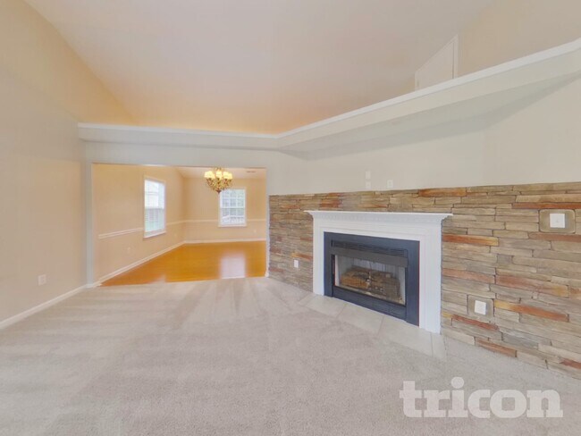 Photo - 2636 Danbury Cir