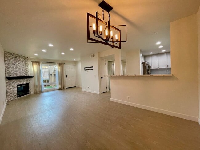 Photo - 11517 Fury Ln Unidad 1